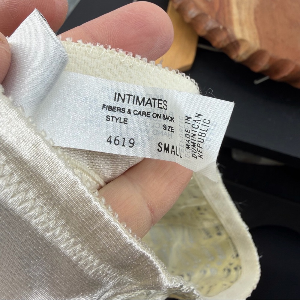 NWT Christian Dior small ivory lace‎ garter belt sz S style 4619 100% Nylon - Picture 6 of 7